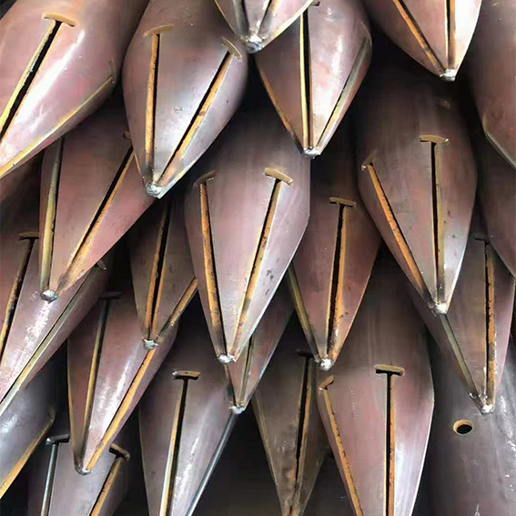 Tunnel roof support pipes