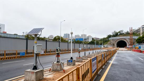 Underground Engineering Pre-Support Systems and Surface Settlement Control: Guaranteeing Tunnel Safety and Urban Environment